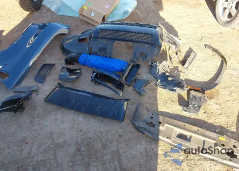 2023 Land Rover Defender 110 X-Dynamic Se z USA, uszkodzony, nr VIN SALE27EU3P2192185